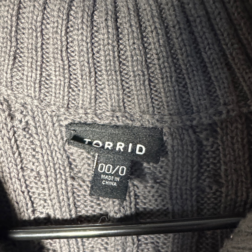 Gray Cable Knit Shawl - image 2